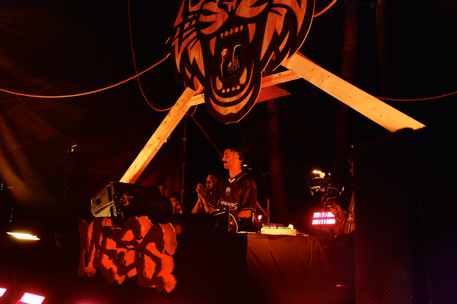 MESS JUNGLE TRIP — 17