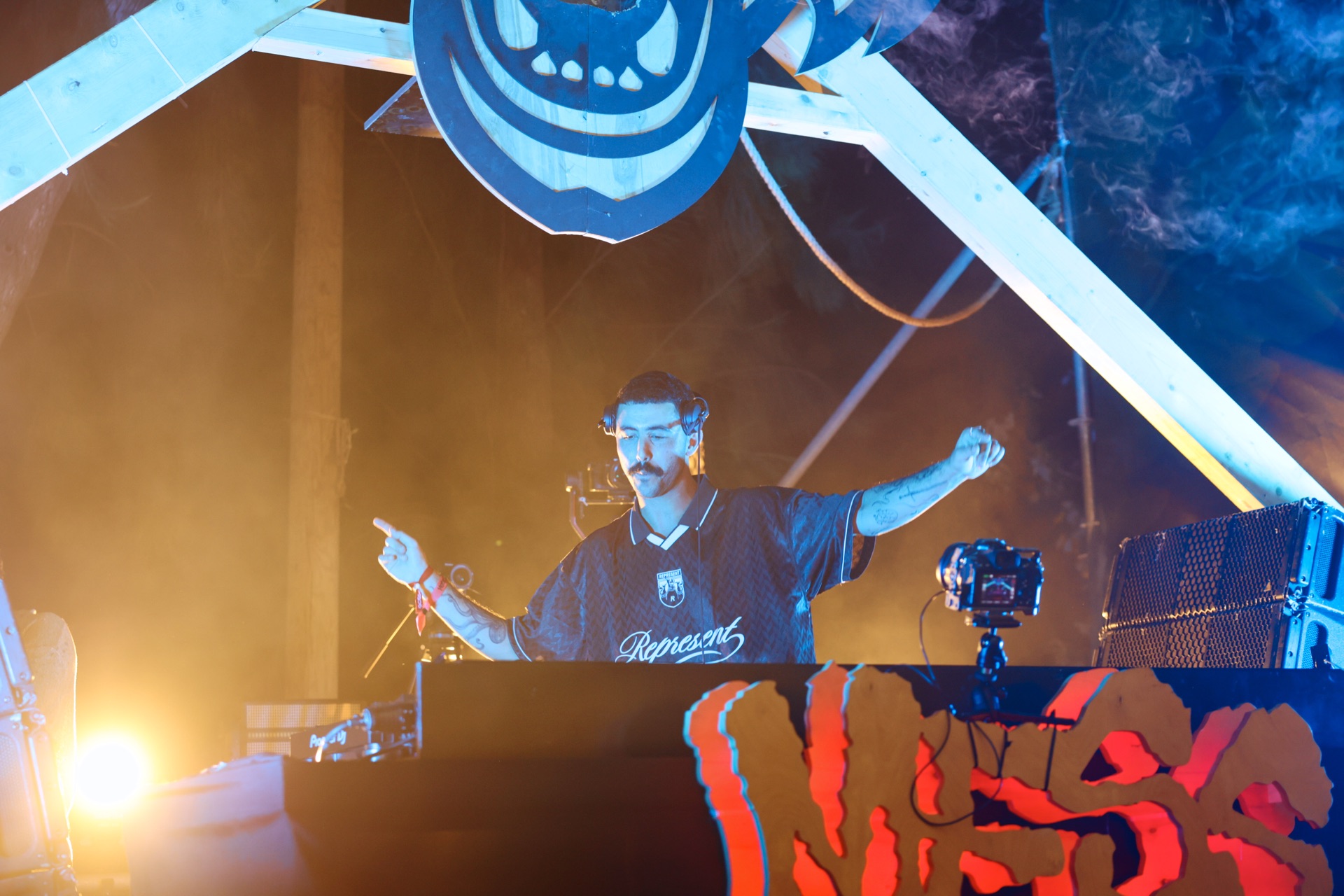 MESS JUNGLE TRIP — 34