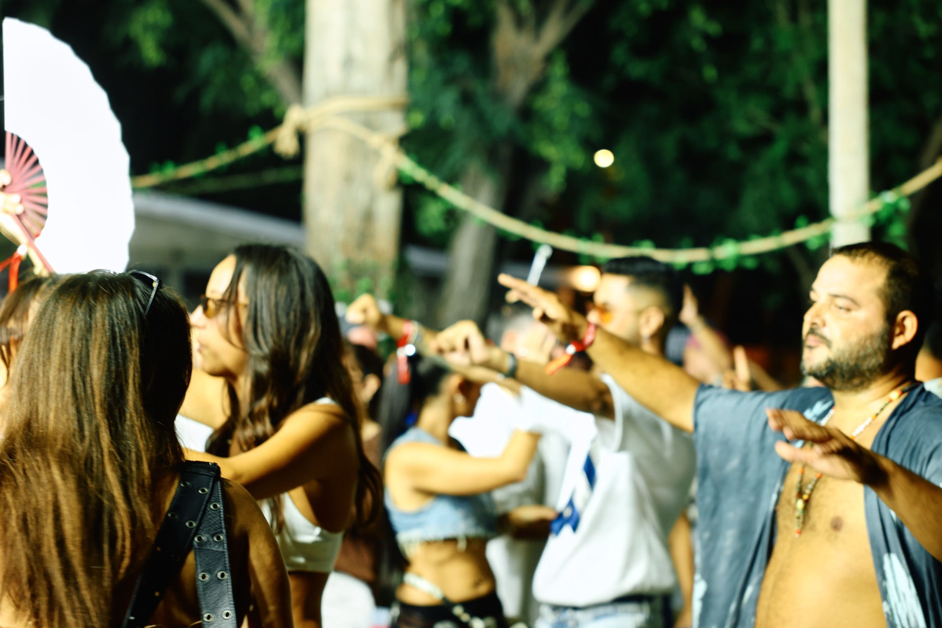 MESS JUNGLE TRIP — 37