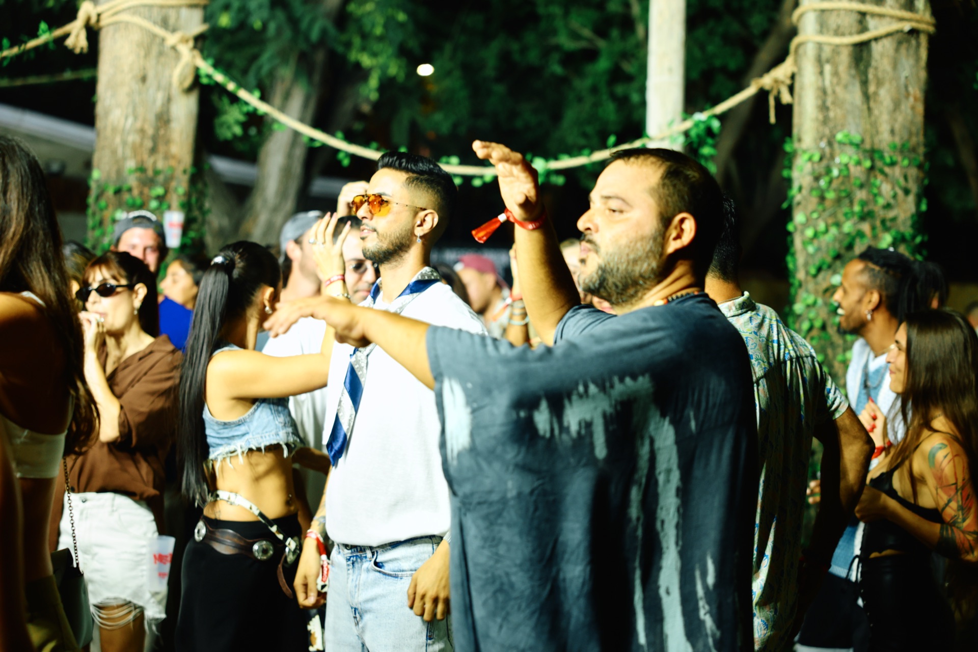 MESS JUNGLE TRIP — 38