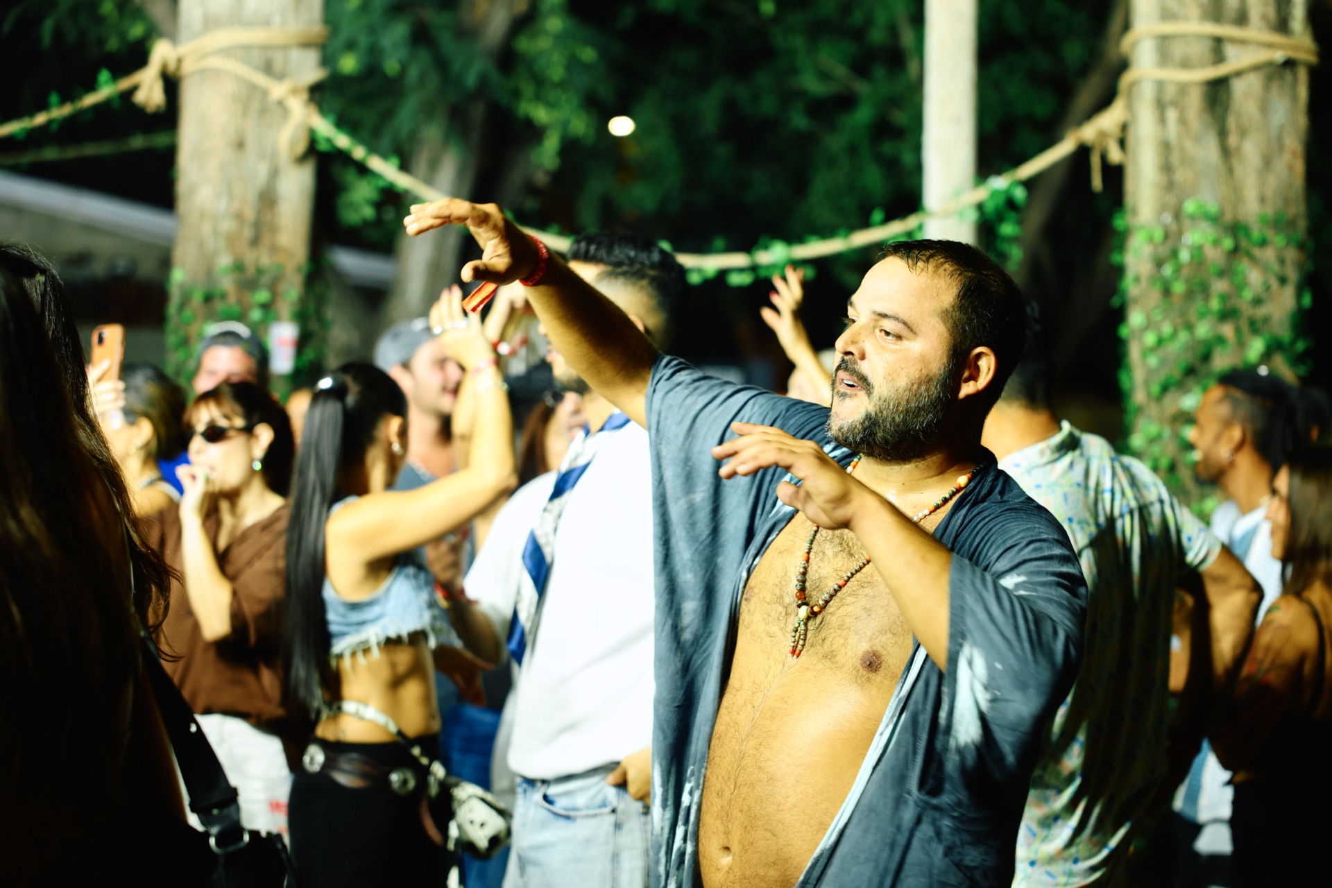 MESS JUNGLE TRIP — 39