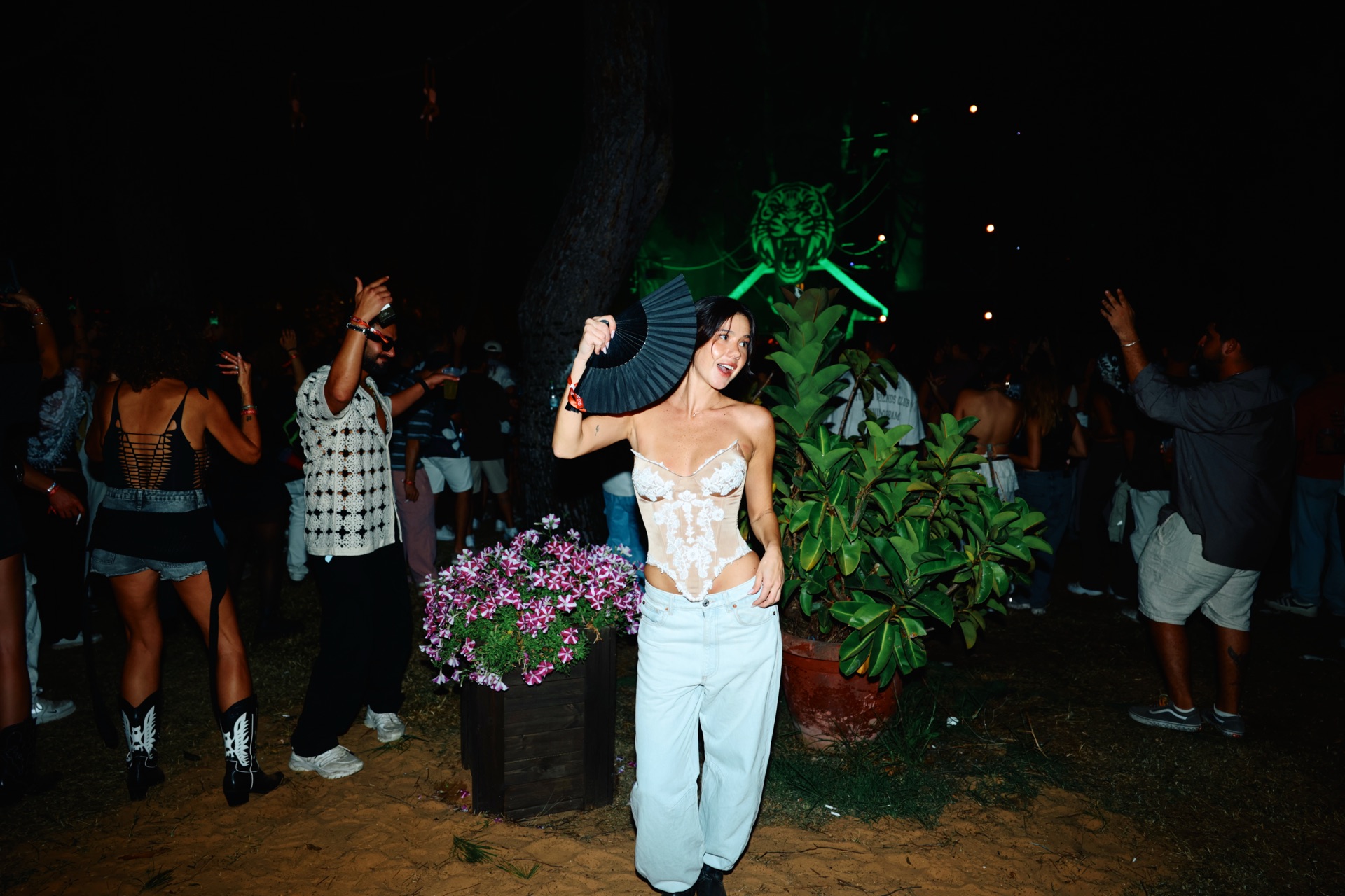 MESS JUNGLE TRIP — 65