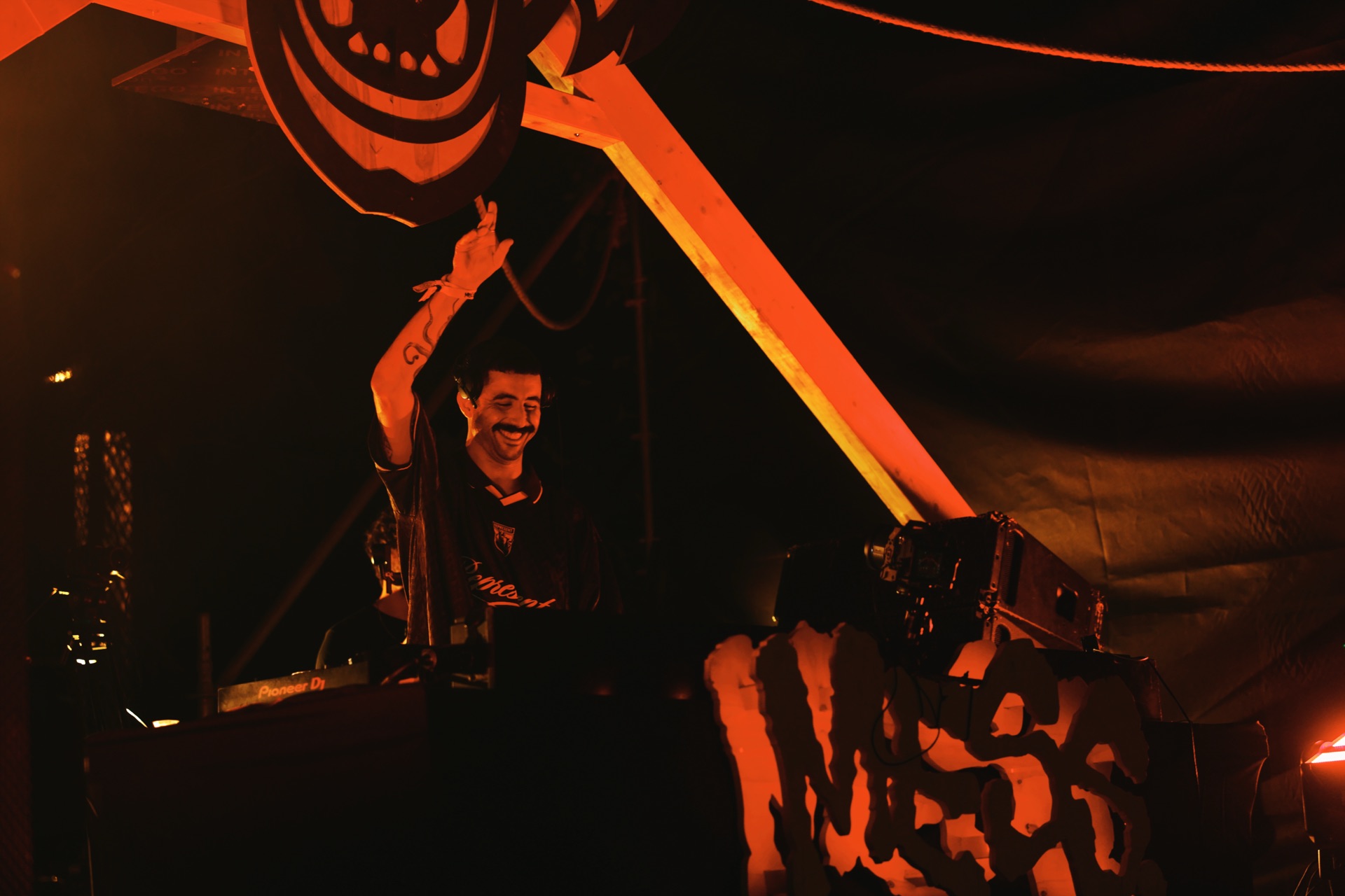 MESS JUNGLE TRIP — 94