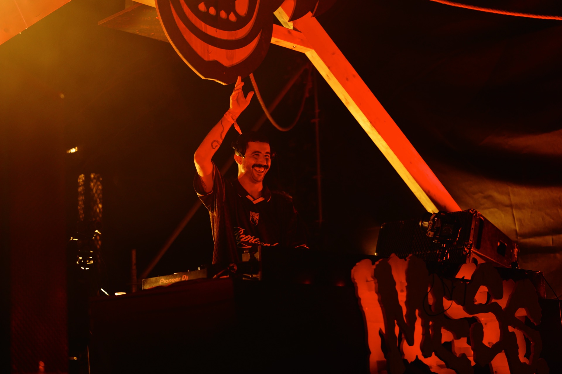 MESS JUNGLE TRIP — 95