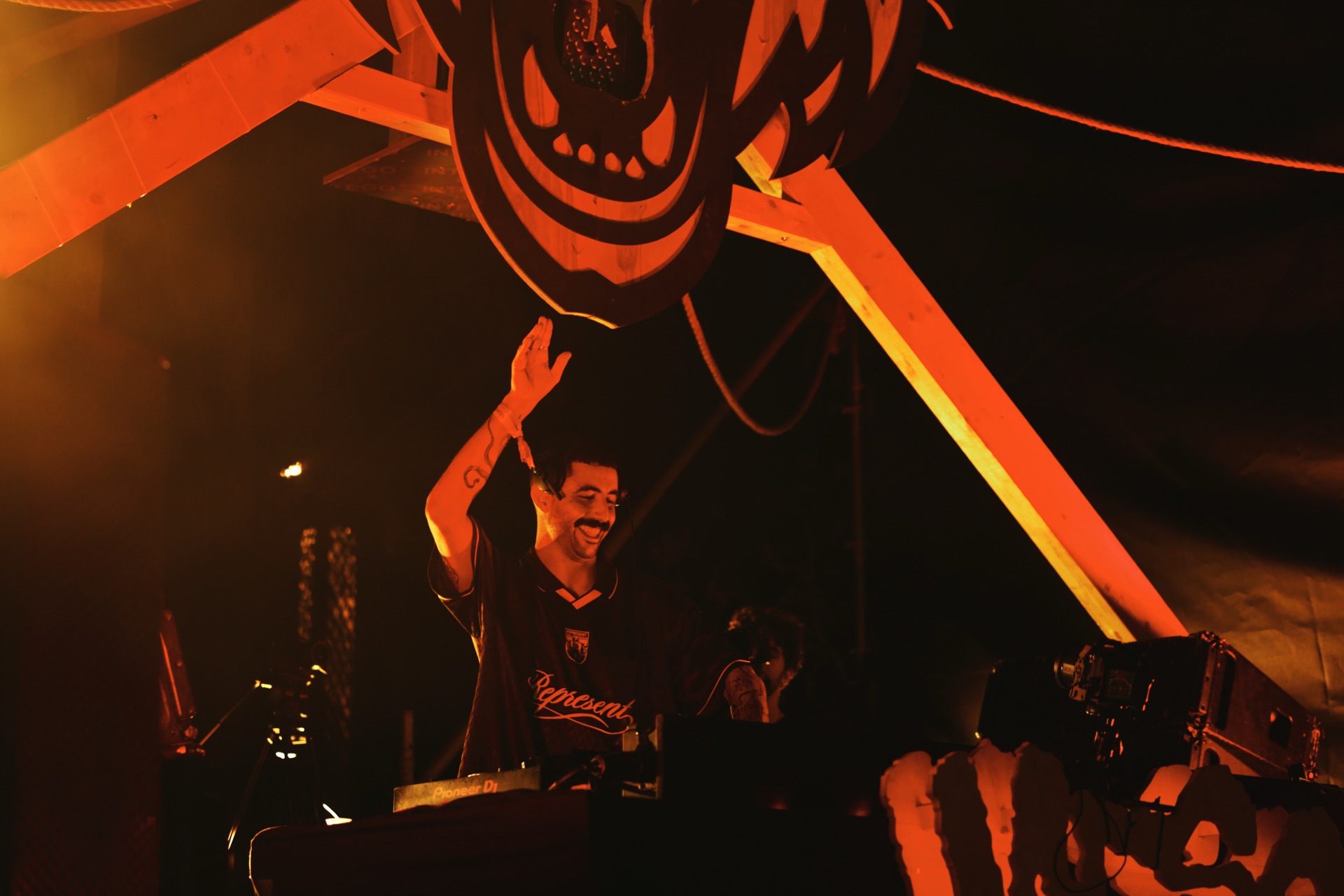 MESS JUNGLE TRIP — 96