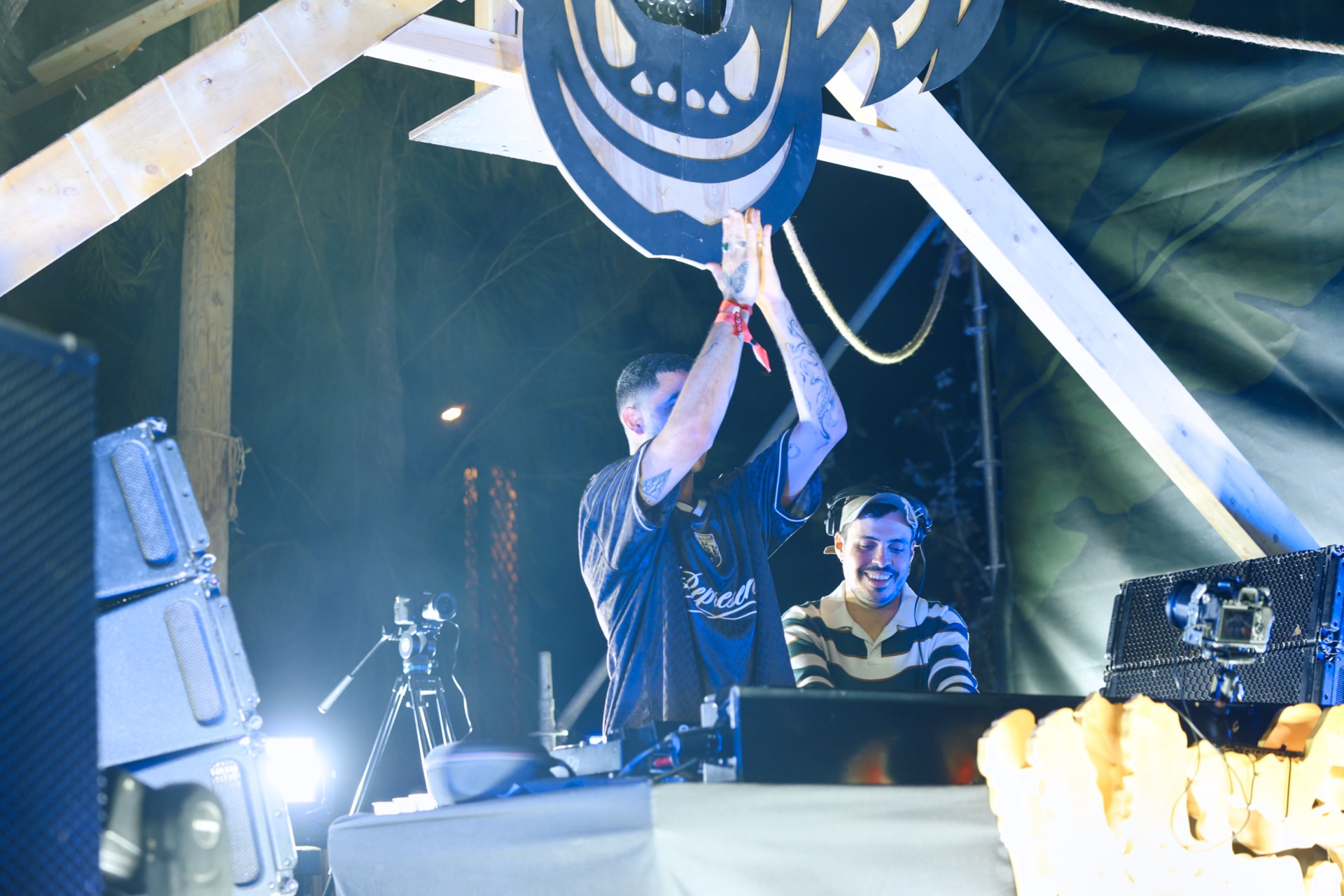 MESS JUNGLE TRIP — 137