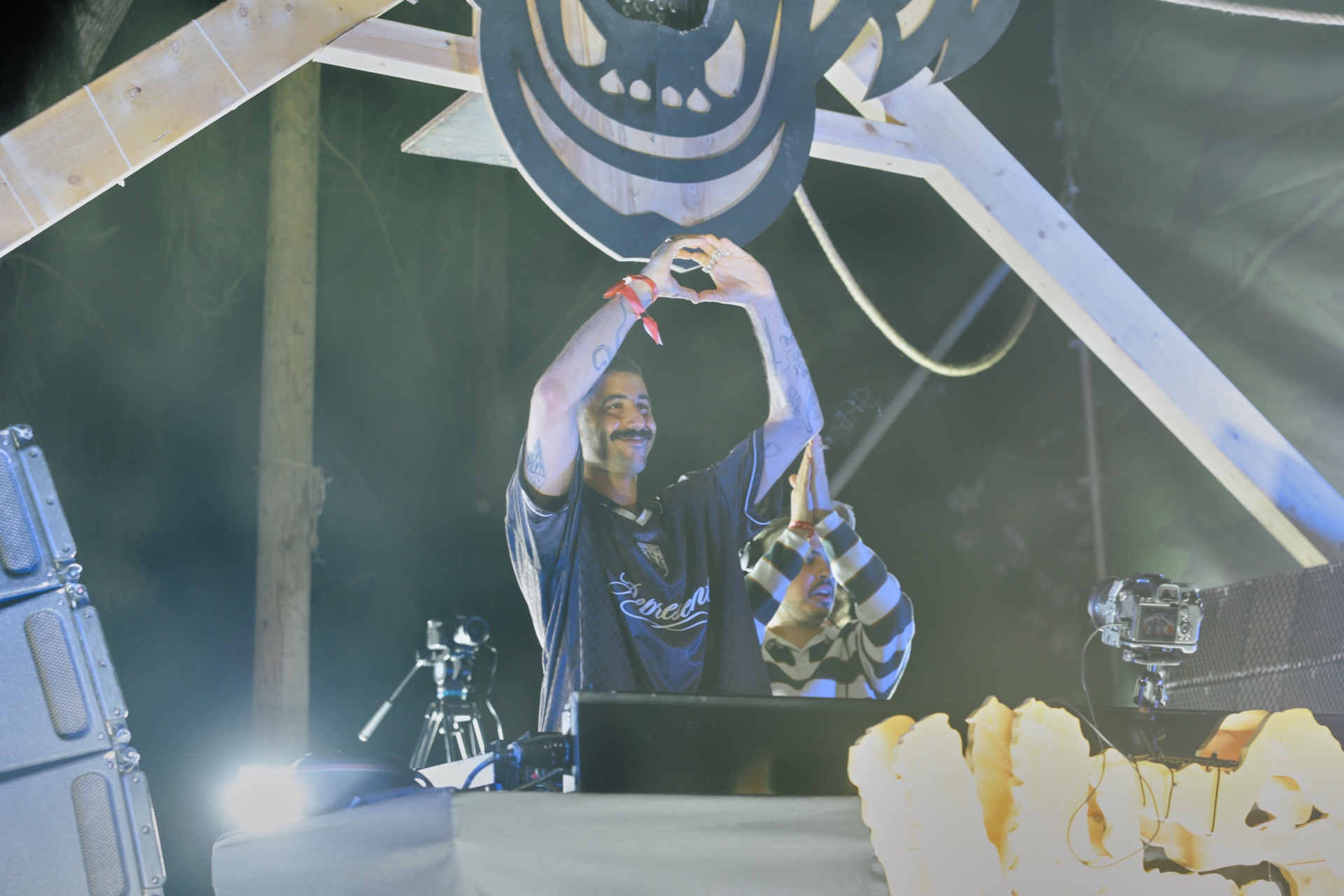 MESS JUNGLE TRIP — 141