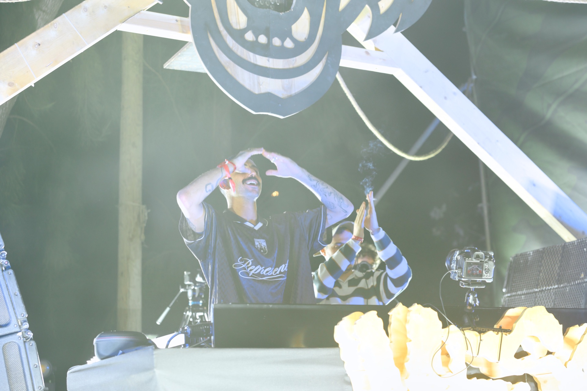 MESS JUNGLE TRIP — 142