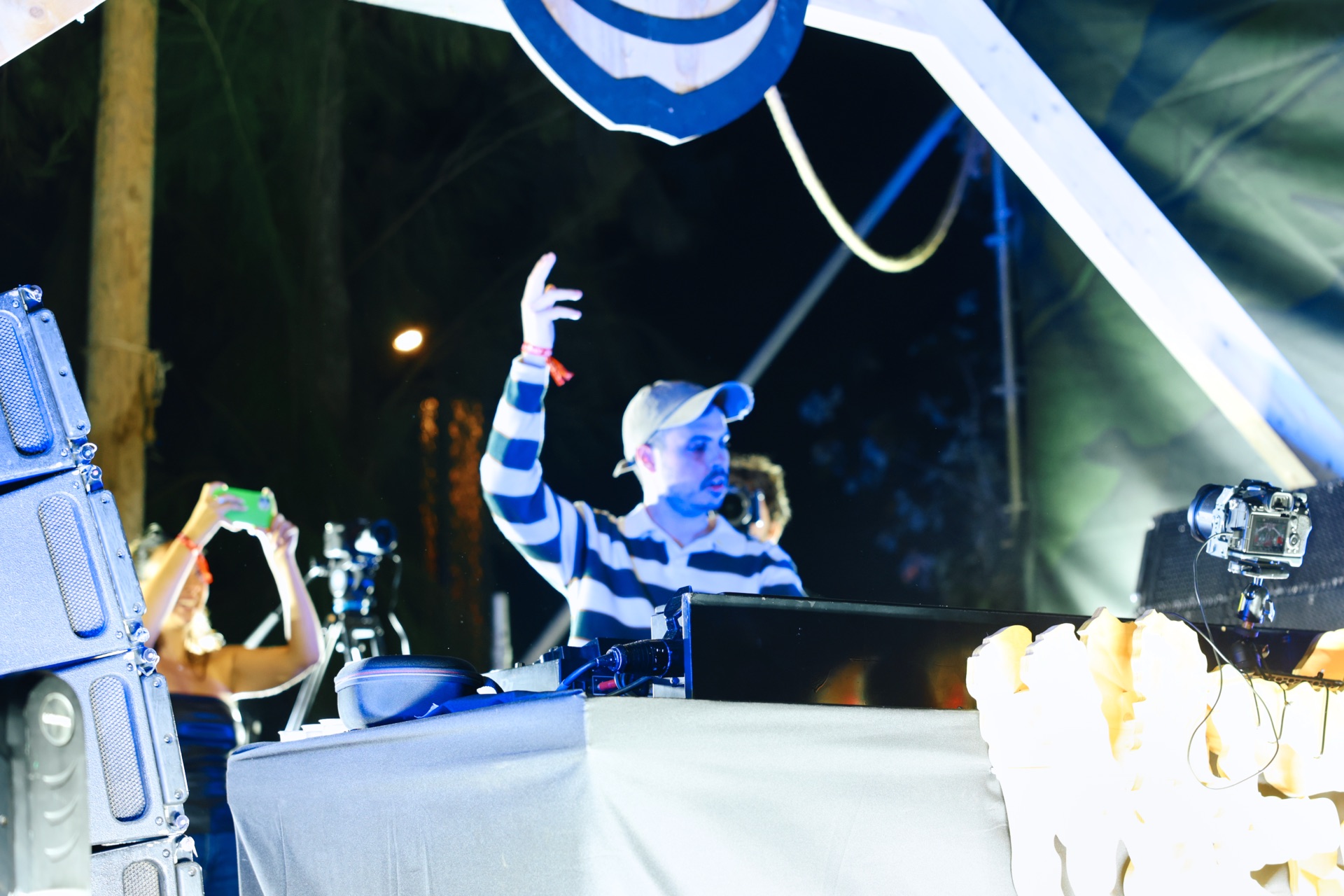 MESS JUNGLE TRIP — 158