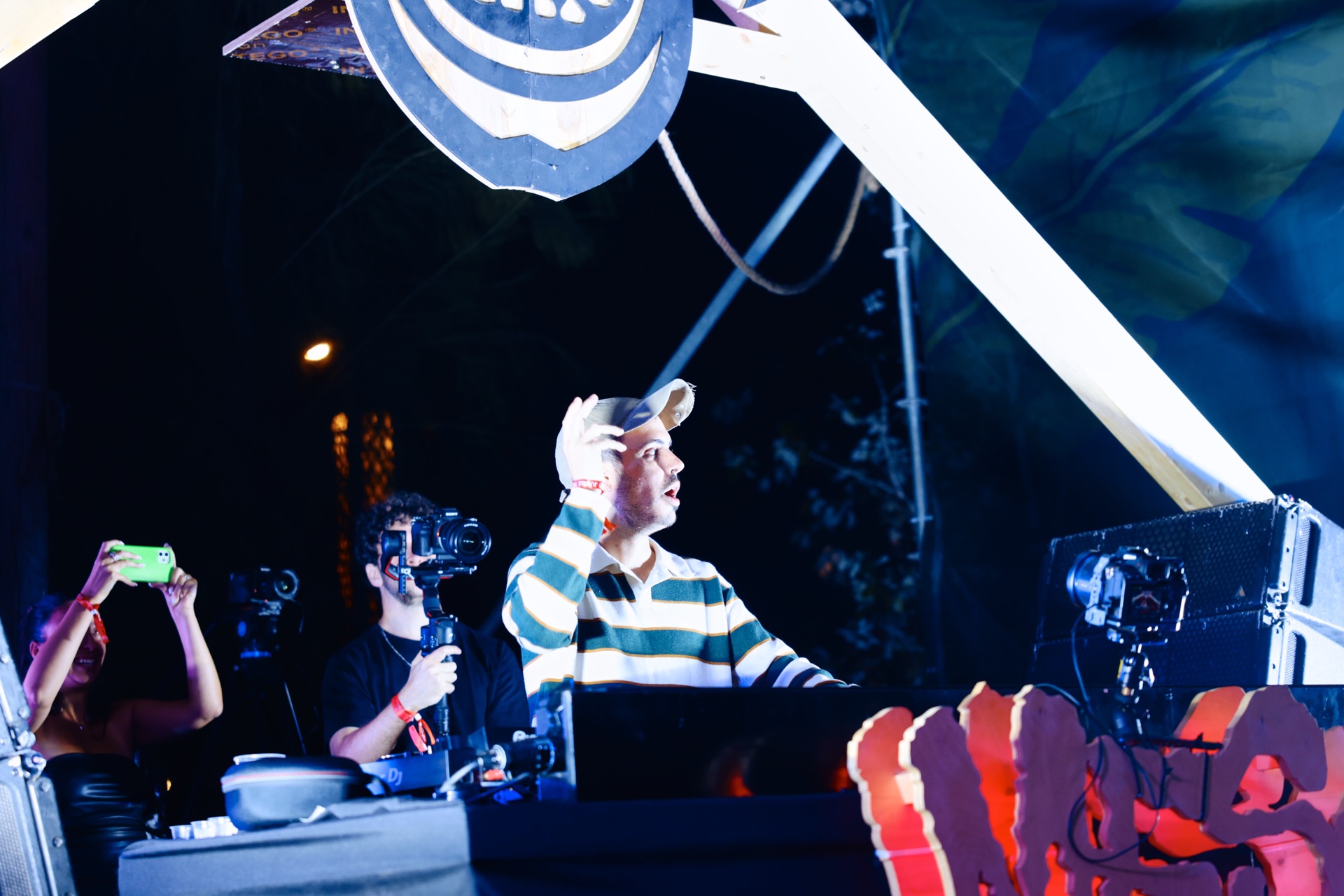 MESS JUNGLE TRIP — 161