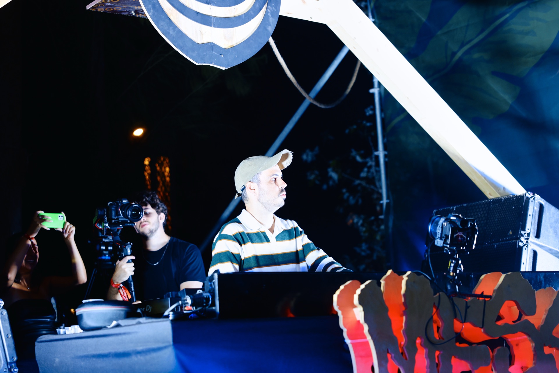 MESS JUNGLE TRIP — 164