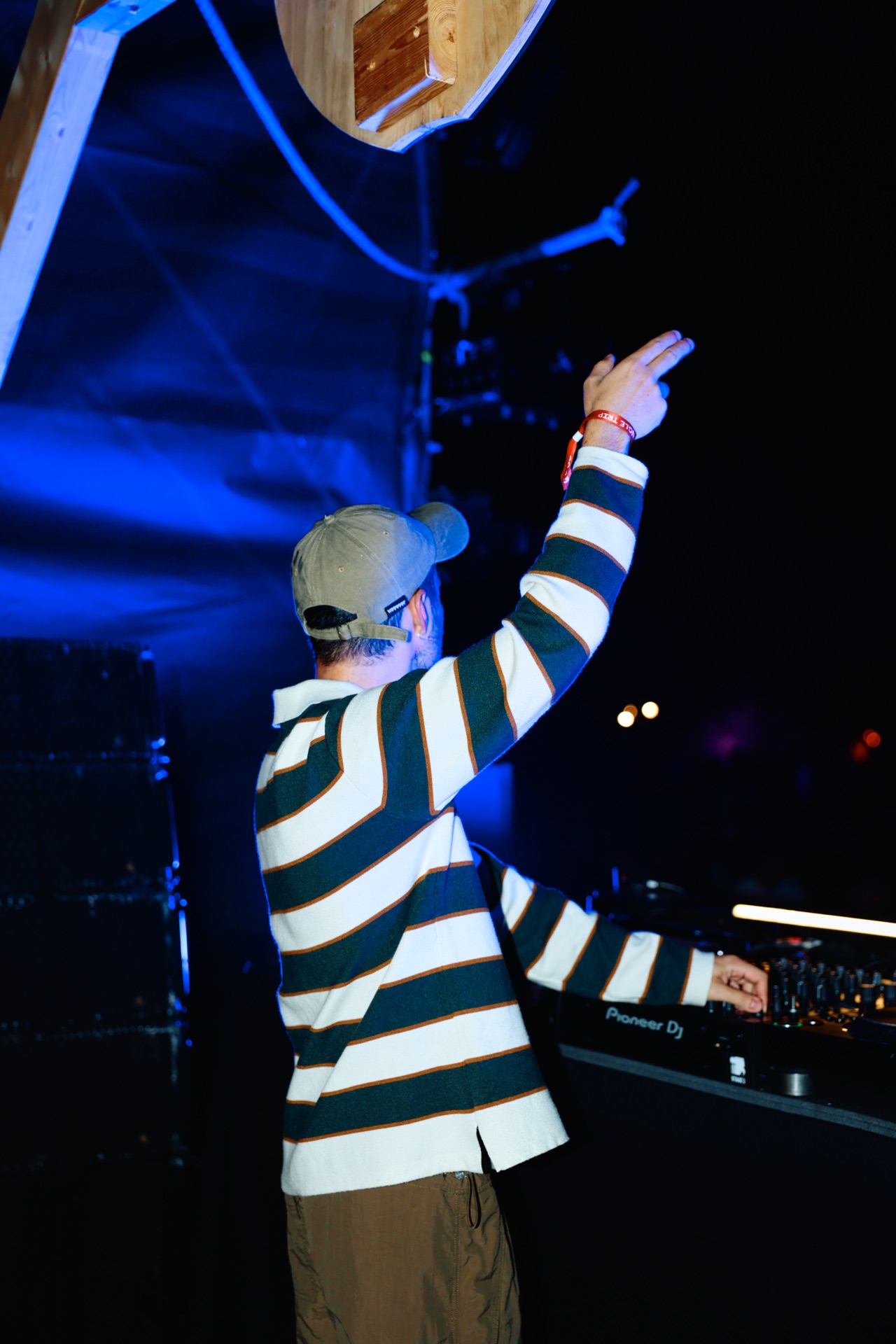 MESS JUNGLE TRIP — 189