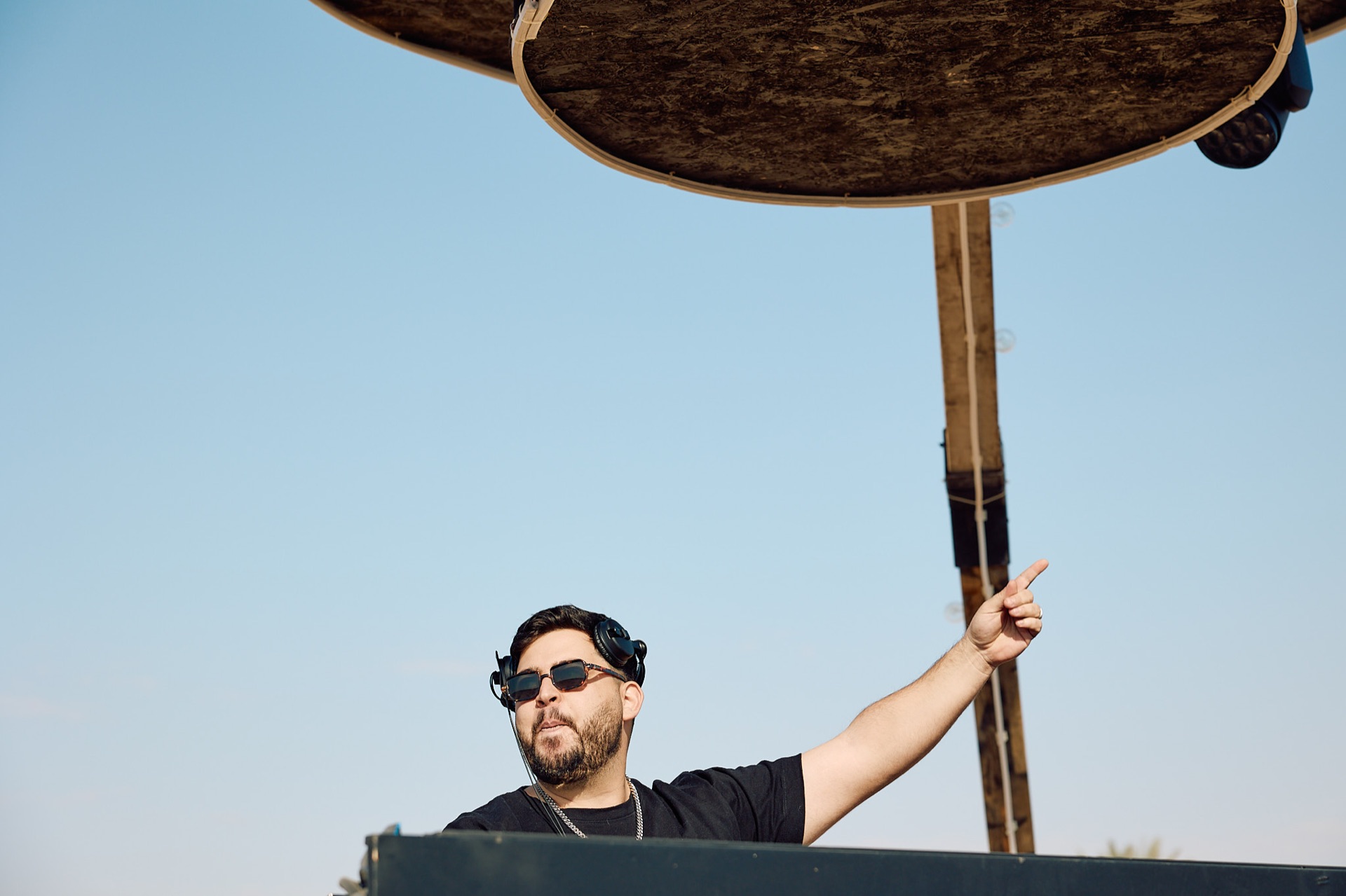 MESS PLANET — 1002