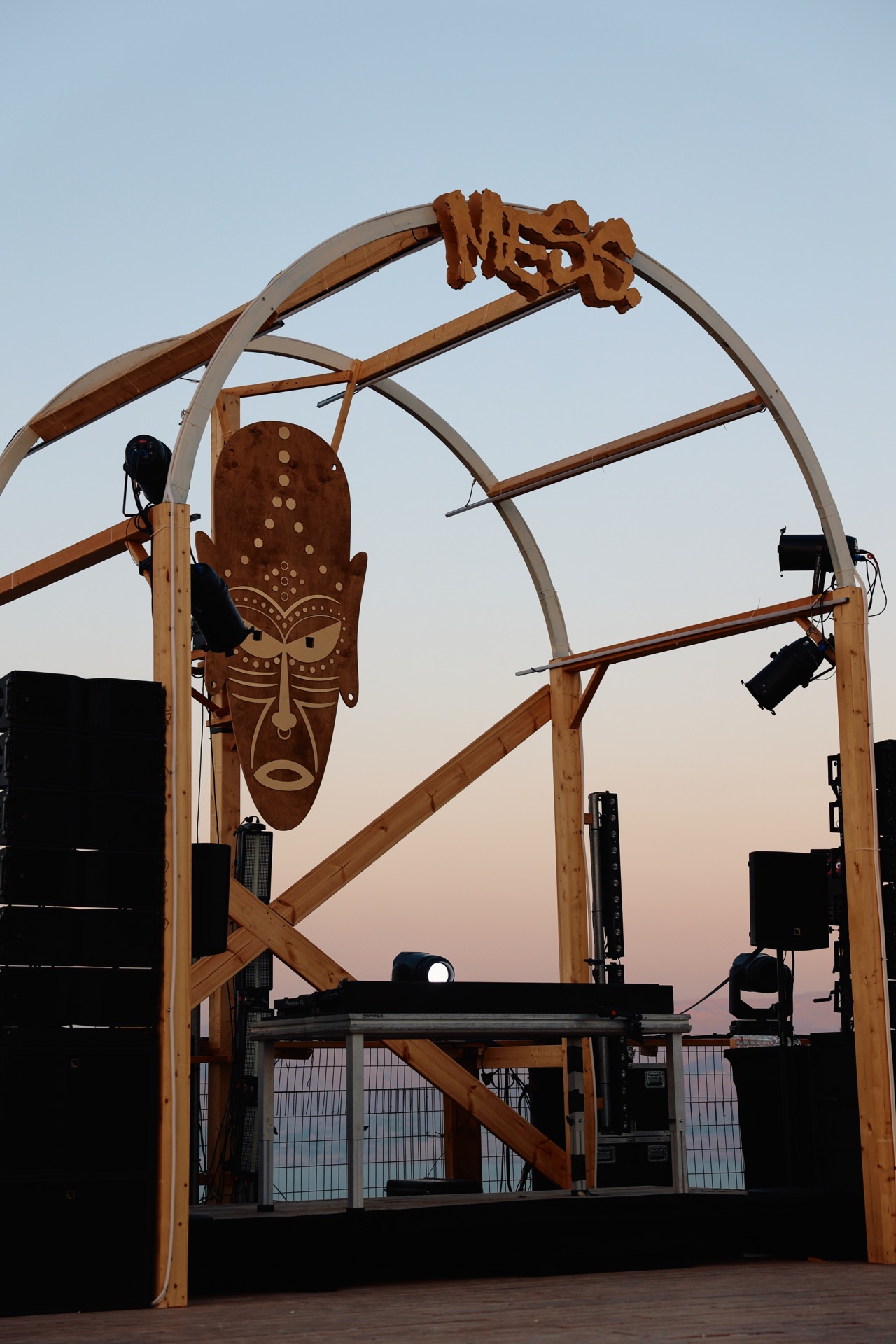 A TRIBE CALLED MESS — 32